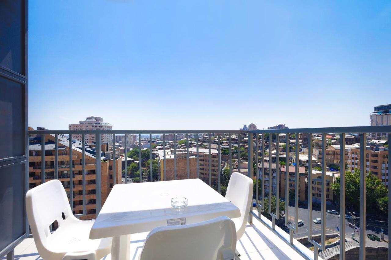 Stay Inn Apartments On Amiryan 26/4 Єреван Екстер'єр фото